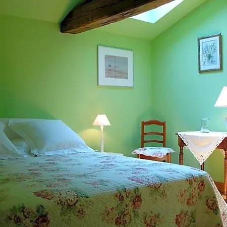 La Petite Provence De Touron Bed & Breakfast