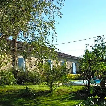 La Petite Provence De Touron Bed & Breakfast